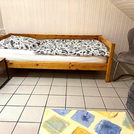 Ruhiges Apartment, Parkplaetze & Gute Anbindung City, Messe, Autobahn Appartement Düsseldorf