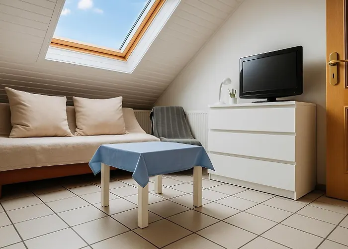 Ruhiges Apartment, Parkplaetze & Gute Anbindung City, Messe, Autobahn Appartement Düsseldorf