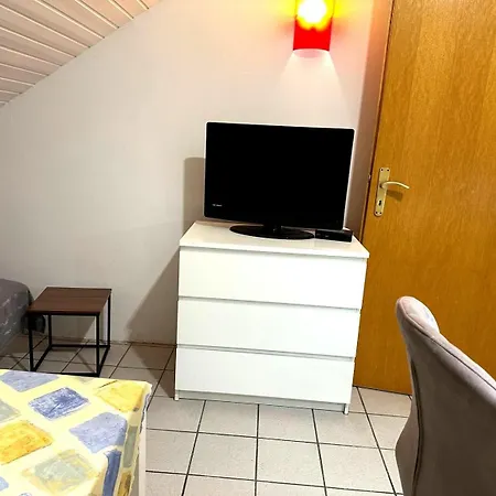 Ruhiges Apartment, Parkplätze&gute Anbindung City, Messe, Autobahn