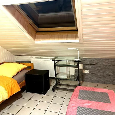 Ruhiges Apartment, Parkplätze&gute Anbindung City, Messe, Autobahn Düsseldorf
